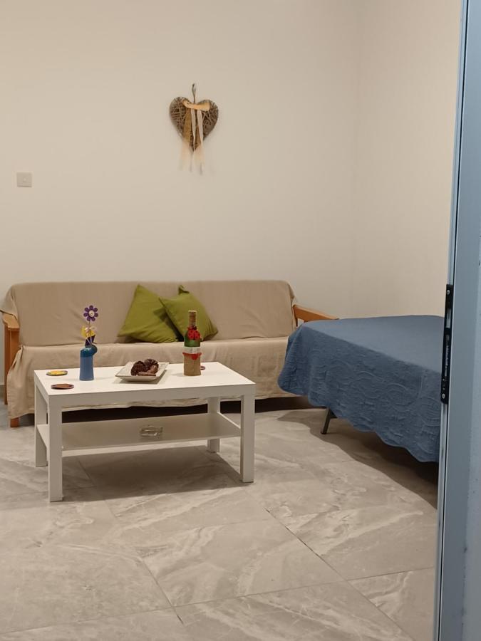 Andri' S Place 파포스 외부 사진